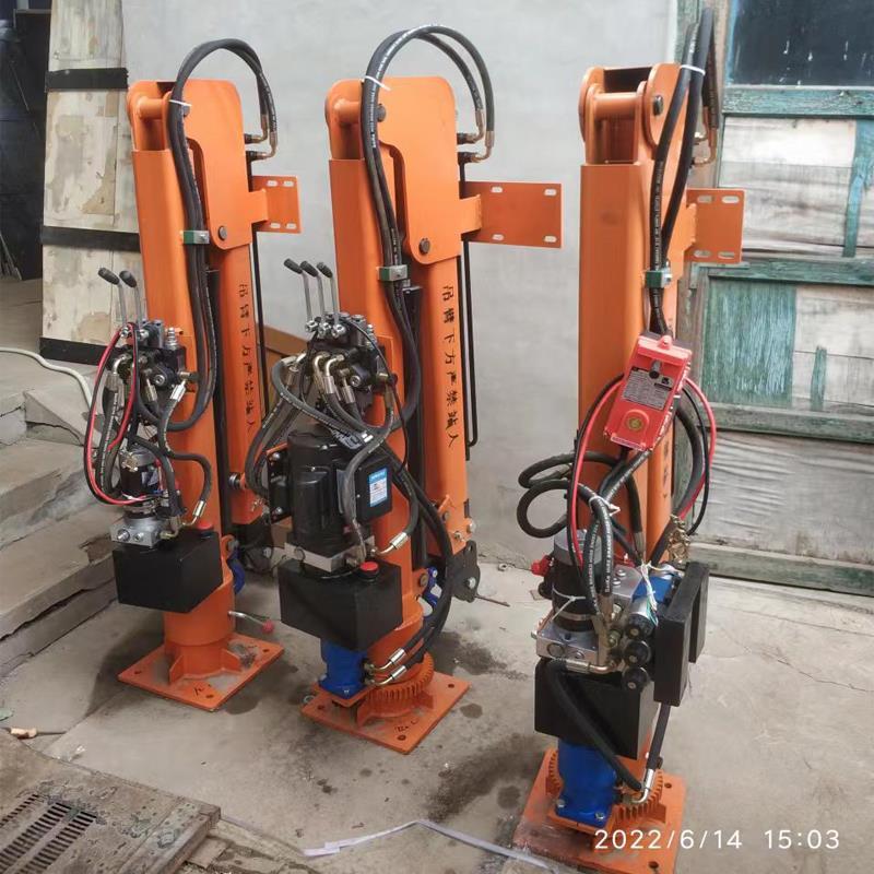 营口市重汽蓝牌随车吊 3.2吨 国六动力强 液压驱动 农用自卸起重机